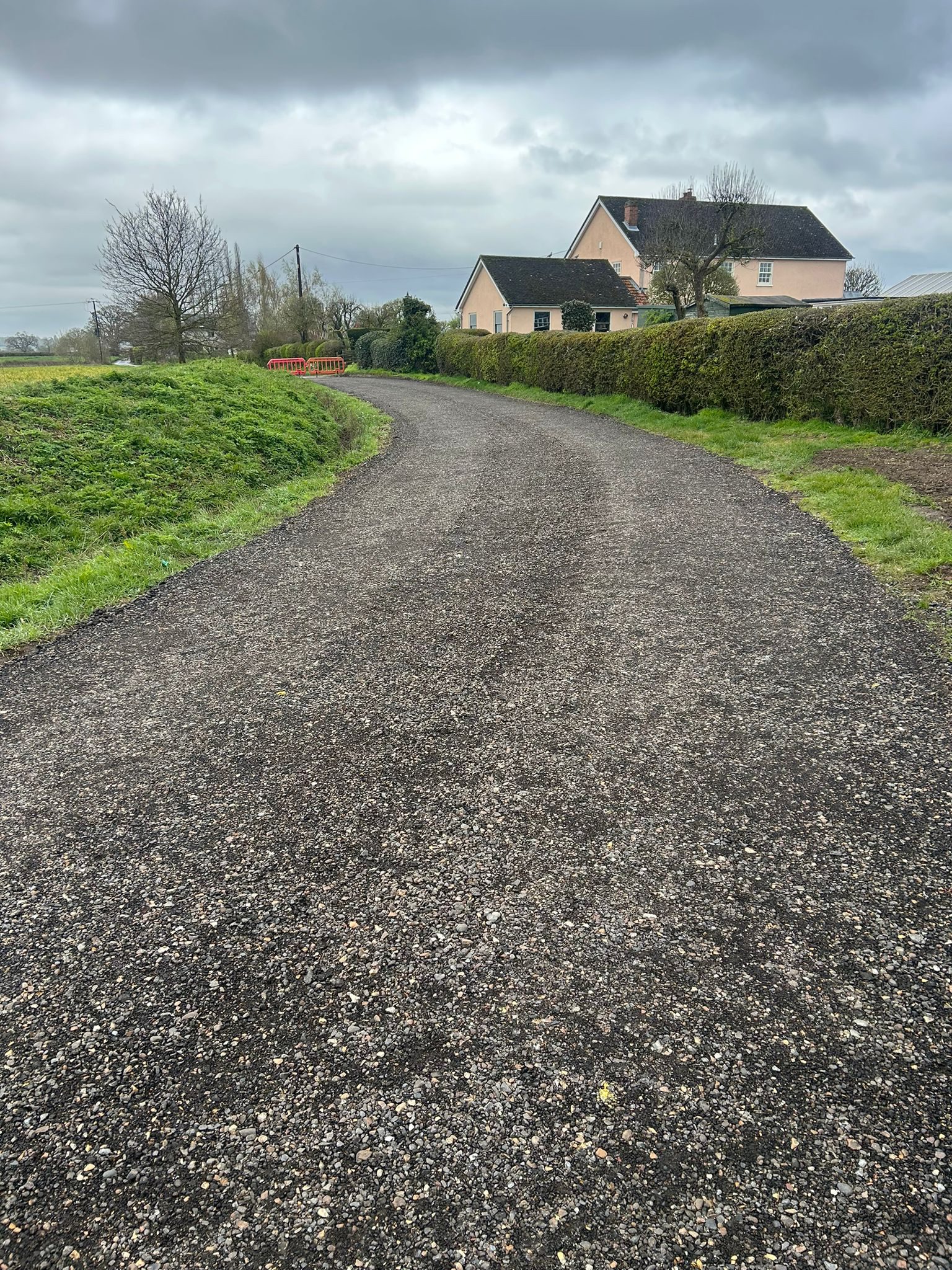 Read more about the article Farm Road Surfacing with Road Planings in Long Melford, Suffolk