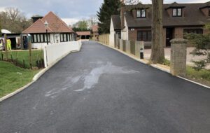 Read more about the article How Long Should a Tarmac Driveway Last?