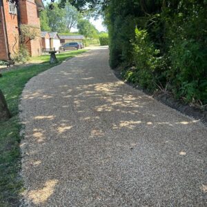 cotswolds gravel-driveway period property