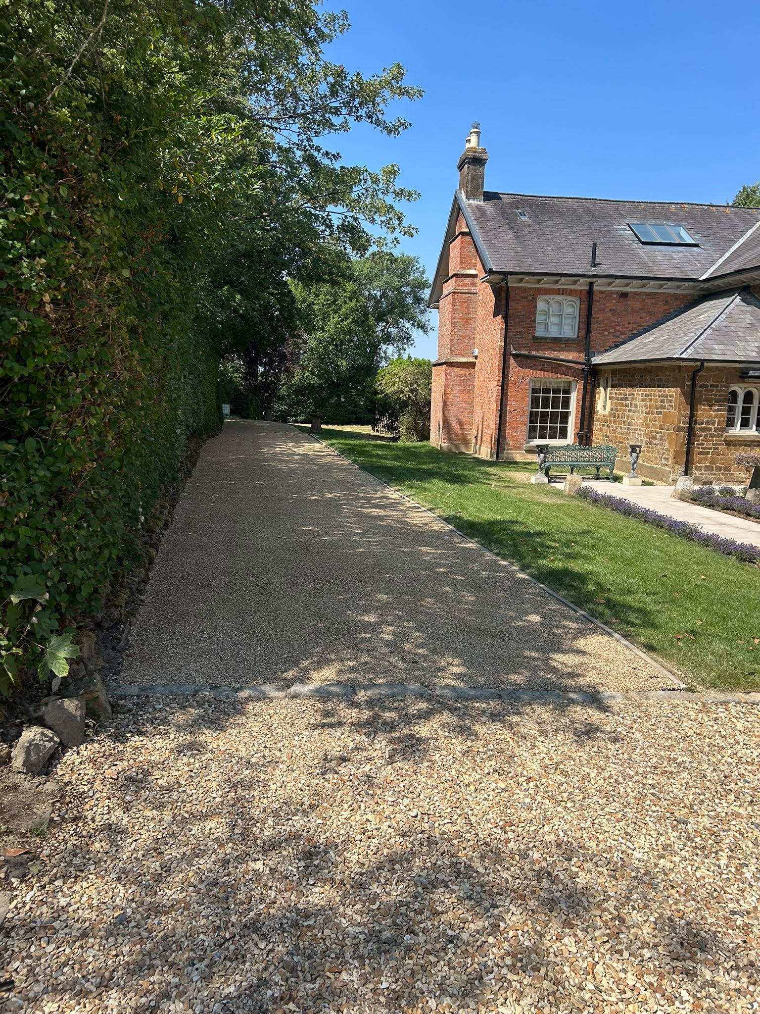 Read more about the article Another Surface Dressing Driveway Completed in the Cotswolds