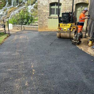 heritage roadways tarmac resurfacing cotswolds estate road